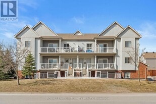 100 Artesa Private in Ottawa, ON - Building Photo