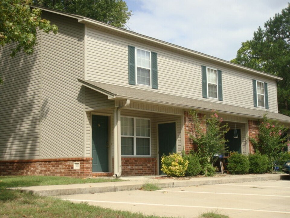 612 N Detroit Ave in Russellville, AR - Building Photo