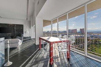 3111 Bel Air Dr, Unit 1 in Las Vegas, NV - Building Photo - Building Photo