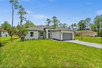 3990 27th Ave NE in Naples, FL - Building Photo - Building Photo