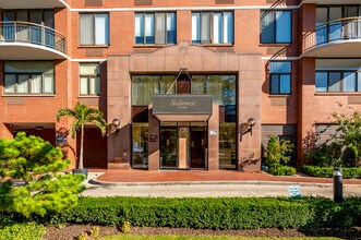 Seabreeze Plaza in Brooklyn, NY - Foto de edificio - Building Photo