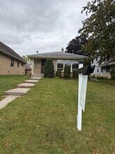4321 N 99th St in Wauwatosa, WI - Foto de edificio - Building Photo