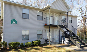 Gardendale Terrace in Gardendale, AL - Foto de edificio - Building Photo