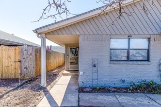 2334 Twisted Oak Dr in Norman, OK - Building Photo - Building Photo