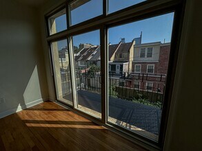 1934 Green St in Philadelphia, PA - Building Photo - Building Photo