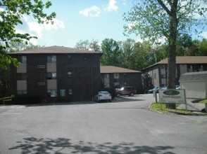 Brookside Apartments in St. Joseph, MO - Building Photo - Building Photo