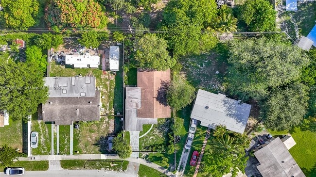 property at 921 NW 14th St