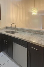 6822 SW 39th St in Miramar, FL - Building Photo - Building Photo