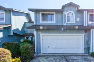 21 Regents Cir in Rohnert Park, CA - Building Photo - Building Photo