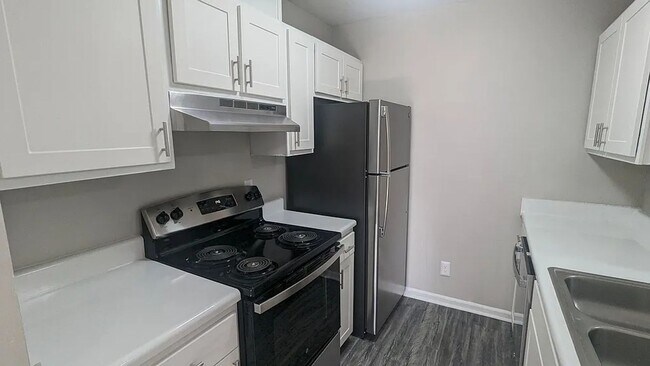 2906 W Florida St in Greensboro, NC - Building Photo - Building Photo