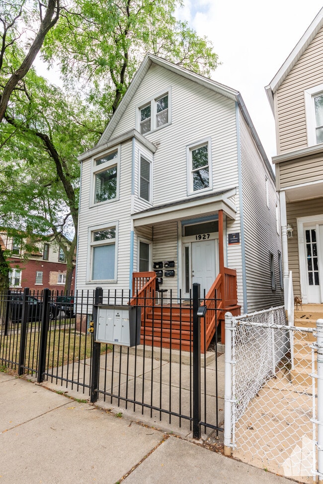 property at 1927 N Kedzie Ave
