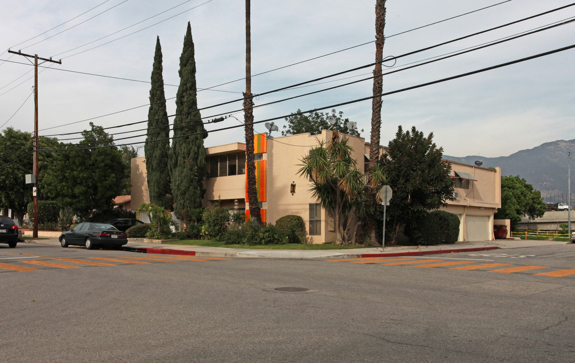 1635 Lake St in Glendale, CA - Building Photo