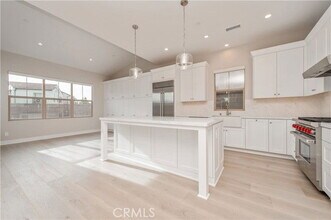 128 Rimstone in Irvine, CA - Building Photo - Building Photo