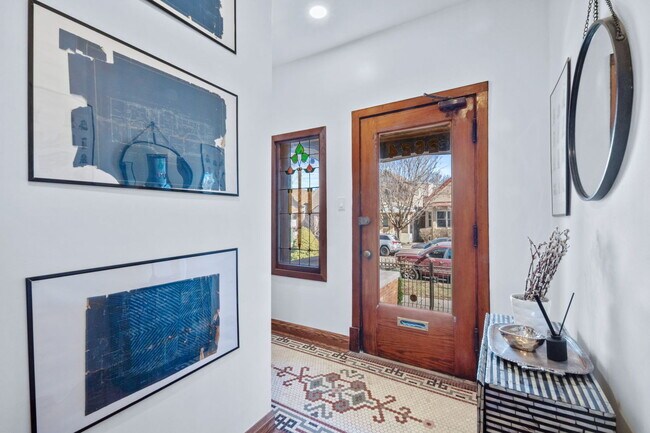 2624 N Albany Ave in Chicago, IL - Building Photo - Building Photo