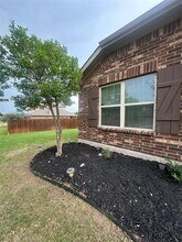 372 Pin Cushion Trail in Burleson, TX - Building Photo - Building Photo