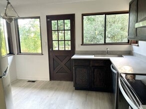 2133 Sperling Av in Burnaby, BC - Building Photo - Building Photo