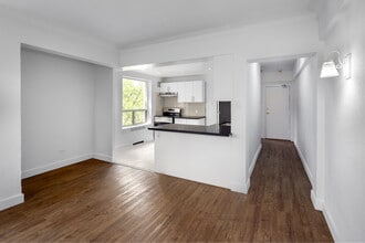 869-875 Avenue Rd in Toronto, ON - Building Photo - Interior Photo