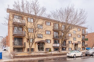 510 De Roanne Rue in Laval, QC - Building Photo