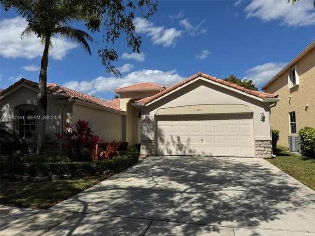 4273 Fox Ridge Dr in Weston, FL - Building Photo - Building Photo