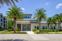 Venue Live Oak in Sarasota, FL - Foto de edificio - Building Photo