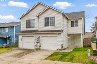 12528 SE Taggart St in Portland, OR - Building Photo