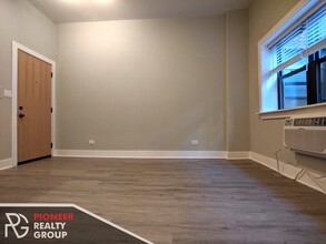 1447 N Dearborn St, Unit B4 in Chicago, IL - Building Photo - Building Photo