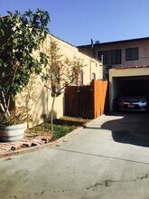 5031 Bakman Ave in North Hollywood, CA - Building Photo - Building Photo