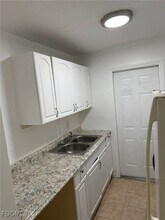 3055 2nd St in Ft. Myers, FL - Building Photo - Building Photo