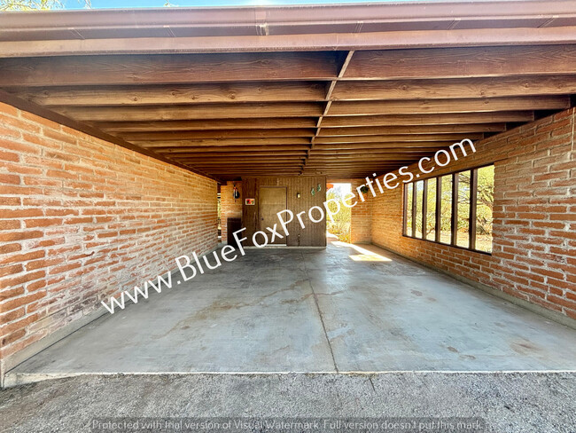 3520 N Melpomene Way in Tucson, AZ - Building Photo - Building Photo