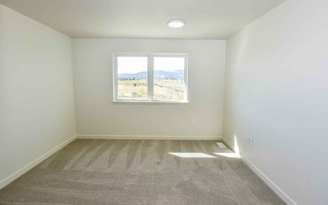 2476 Shorthorn Ave in Helena, MT - Building Photo - Interior Photo