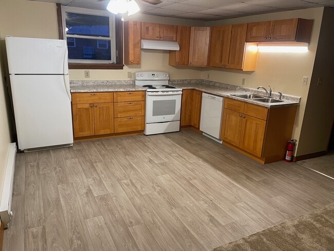 103 Sanderson Dr, Unit 3