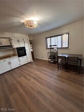 8523 Columbia Rd in Olmsted Falls, OH - Building Photo - Building Photo