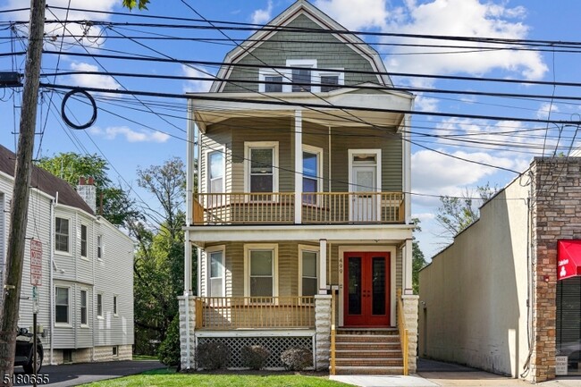 499 Valley St in Maplewood, NJ - Foto de edificio - Building Photo