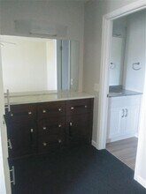 5006 West Gate Blvd in Austin, TX - Building Photo - Building Photo