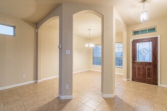 6802 Fort Bend in San Antonio, TX - Building Photo - Building Photo