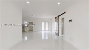 14860 Pierce St in Miami, FL - Building Photo - Building Photo