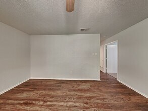 1202 Neptune Dr in Cedar Hill, TX - Building Photo - Building Photo