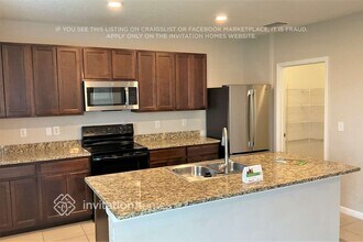 32642 Brooks Hawk Ln in Wesley Chapel, FL - Building Photo - Building Photo