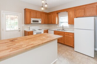 20 2nd St in Cramerton, NC - Foto de edificio - Building Photo