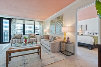 5225 Collins Ave-Unit -FL7-ID1044537P in Miami Beach, FL - Building Photo - Building Photo