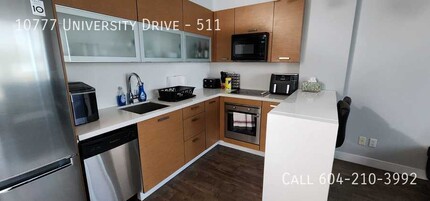 10777 University Dr in Surrey, BC - Building Photo - Building Photo