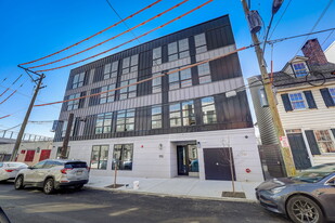 1112 E Berks St Apartments