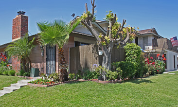 15991 Bliss Ln in Tustin, CA - Building Photo - Building Photo