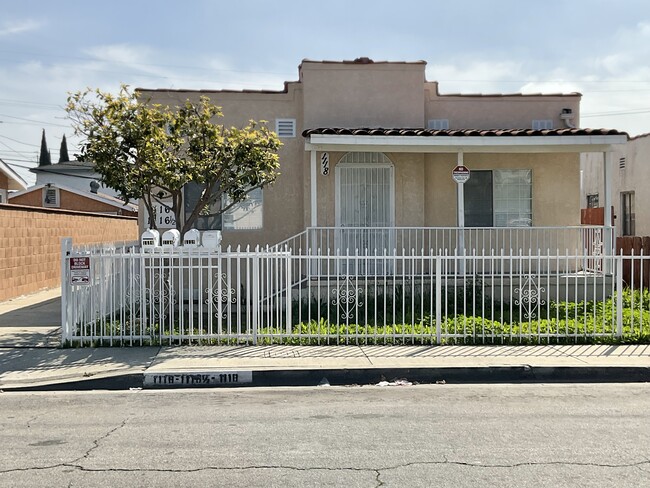 1116 Clela Ave, Unit 1118