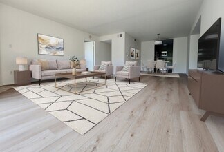 1444 Saltair Ave in Los Angeles, CA - Building Photo - Interior Photo