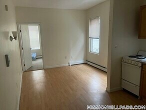 59 S Huntington Ave in Boston, MA - Building Photo - Building Photo