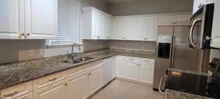 1571 NW 29 Rd in Gainesville, FL - Building Photo - Building Photo