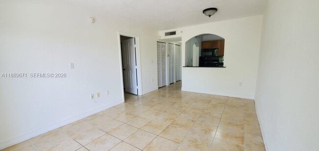 445 SW 11th St, Unit 203 in Miami, FL - Building Photo - Building Photo