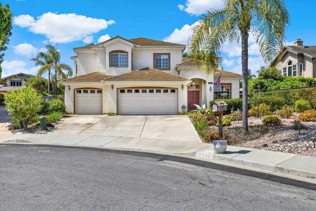 3344 Bajo Ct in Carlsbad, CA - Foto de edificio