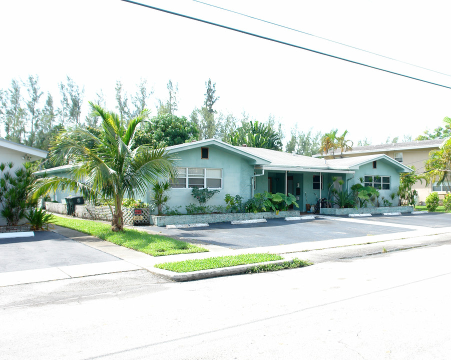 13145 Emerald Dr in Miami, FL - Building Photo